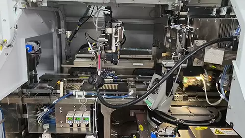 新加坡門市提供自助式酒水販賣亭。